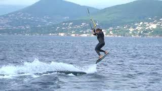 Kitesurf par vent d'est à l'Almanarre en novembre