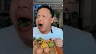 Eating China's Weirdest Fruit 