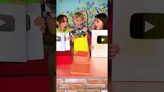 3 Boxes Challenge #FamilyBooms #shorts #holidayswithshorts