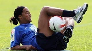 Ronaldinho ● Freestyle ● Crazy Tricks