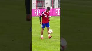 Look how good this man is with the ball 🪄 #speedup #bayern #thiagoalcantara #brasil#footballskills