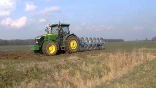 John Deere 7280 R beim Pflügen mit Rabe Komoran 7 Sckar 1080p