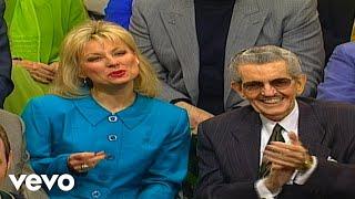 Bill & Gloria Gaither - Looking for a City (Live)