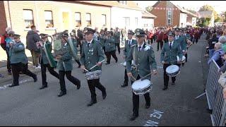 Klompenkirmes 2024 in Grevenbroich-Elsen.  Aufmarsch zur Parade