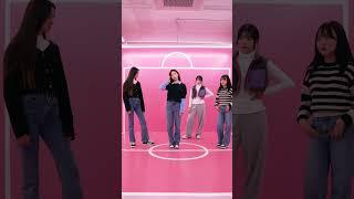 E중에 I가 한 명.. 비타민의 flash light challengeㅋㅋㅋㅋㅋ #shorts ｜클레버TV