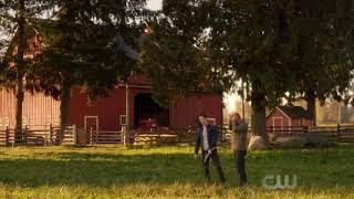 Elseworlds Part 1 : Barry hits Oliver with an arrow