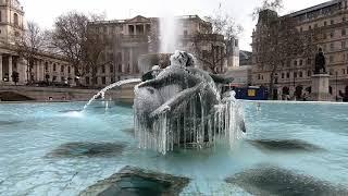 FROZEN FOUNTAIN in Trafalgar Square - LONDON Walk 2021