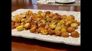 蒜香小土豆 超级好吃 简单食材 简单做法 懒人都会  Garlic Baby Potatoes , Crisp-Tender and Garlicky . It's Awesome !!!