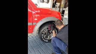 jimny com pneus maxxis