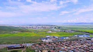 The scenery of the Tibetan area is like a landscape painting