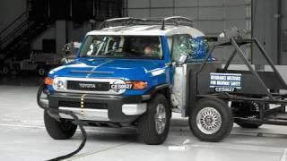 2007 Toyota FJ Cruiser side IIHS crash test