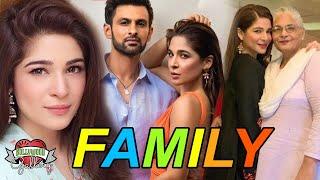 Ayesha Omar Family With Parents, Brother, Sister & Affair