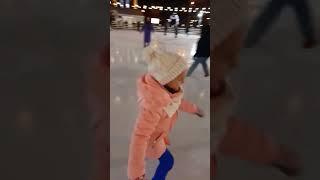 Дискотека на льду. Когда музьІка зовет танцевать #shorts #winter #iceskating #dance #life