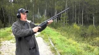 Remington 870 Super Magnum - exploding water jugs!