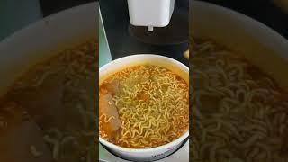 eating expensive instant ramen in nyc