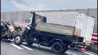 トラックのキャビンが･･･ 事故現場に遭遇 大井松田付近 大型トラック目線