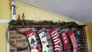 Mantle Challenge 2018!!!! #countrychristmasdecor #primitivechristmasdecor #christmaschallenges