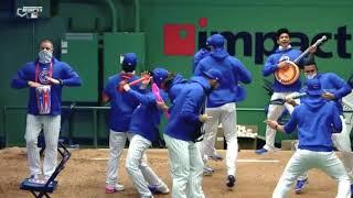 Chicago Cubs bullpen dance off