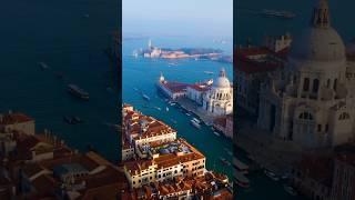 When in Venice…try not to fall into a canal . #italy #venice #венеция #италия #venedig #veneza