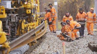 Gleise vom Fließband - Großmaschine RUS 1000 S im Einsatz bei der WLB