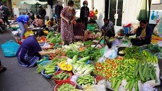 Boeng Pralit Street Market in The Morning - Plenty Rural Fish, Fresh Vegetable, Cutting Pork & More