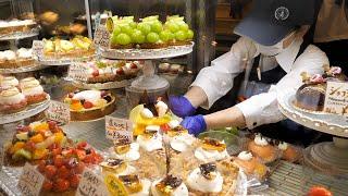 It's like a jewel box! The process of making freshly baked tarts filled with fruit