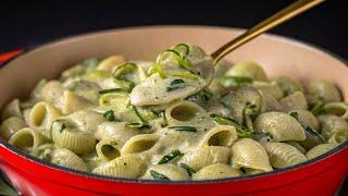 Oh my goodness, I've never eaten such delicious zucchini pasta with minimal ingredients!Irresistible