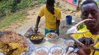 Curry crab w rice & peas | First time cooking crab w @Colazsmithtv