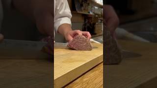 【神楽坂】カウンターで和牛の肉割烹が味わえる隠れ家！コースが8,800円〜で比較的リーズナブルに上質な肉料理を味わえるお店「和牛小皿 しんうち」