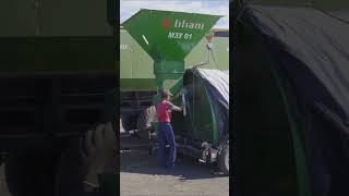 Загрузка рукавов для хранения зерна в Саратовской области
