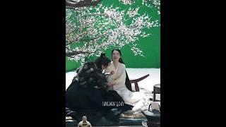 Li Qin & Zeng Shunxi Having Fun on the Set of "Snowy Night Timeless Love"