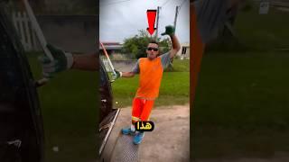 هذا هو أمهر جامع نفايات في العالم 