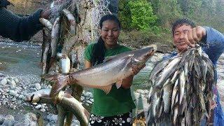 Nepalese People Fishing in River | Fishing in Saptakoshi River | Fishing in Life Nepal