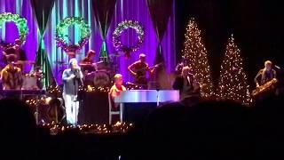 Brian Wilson & Rob Bonfiglio performing “Wouldn’t It Be Nice” live at the Oakdale Theatre 12/8/2018