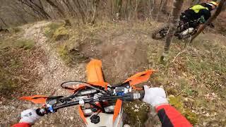 RIDING ENDURO WITH FRIEND