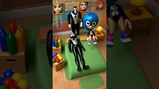 Black Widow vs Wonder Woman in EPIC Battle