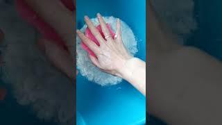 АСМР Размокшее мыло в слизь мылю мочалкой. Soaking soap with a washcloth.