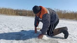 ПРИКОЛ НА РЫБАЛКЕ,ВАДИМ ПОЙМАЛ РУКАМИ ЕМУ ЖЕРЛИЦЫ НЕ НУЖНЫ. СМЕХ СМЕХОМ ВАДИК МОЛОДЕЦ