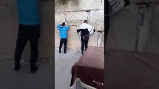 Nnamdi KANU praying in isreal #newvideo