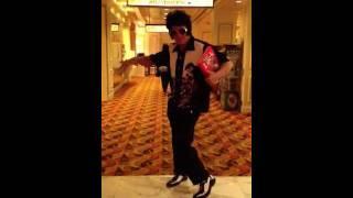 Crazy Elvis in lobby