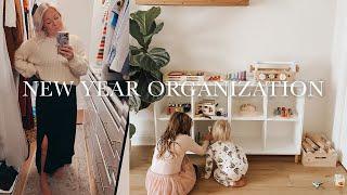 New Year Clean Out + Organization | Sneak Peek of Bathroom Makeover + My Mantra for the Year