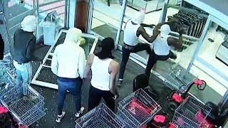 Philadelphia Supermarket Looted for 15 Hours