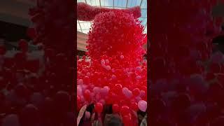 Balloons blast in Dubai Mall