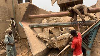 "Big Rock Crusher Machine: A Giant in Action"Big Rock Crushing: A Powerful Process"#stonecrusher
