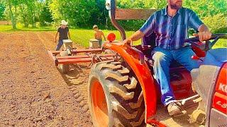 Planting our heritage corn with the old Allis Chalmers!