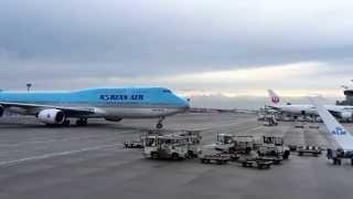 Boeing 747-800 Korean Air arriving onto stand in Frankfurt 06/10/15