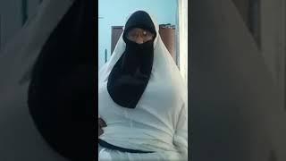 CEWEK BERHIJAB REMAS NENEN