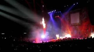 Pink INTRO Funhouse Tour Genève HQ