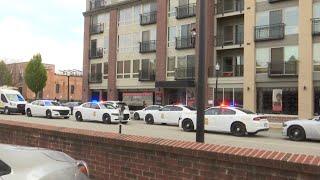 Man shot and killed in downtown Indianapolis apartment building