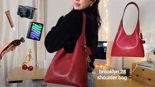 what's in my every day bag || purse essentials (Coach Brooklyn Shoulder Bag 28) 